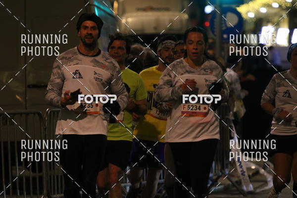 Buy your photos of the eventS�o Silvestre Porto 2019 on Fotop
