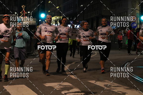 Buy your photos of the eventS�o Silvestre Porto 2019 on Fotop