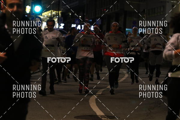 Buy your photos of the eventS�o Silvestre Porto 2019 on Fotop