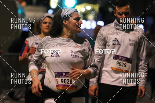 Buy your photos of the eventS�o Silvestre Porto 2019 on Fotop