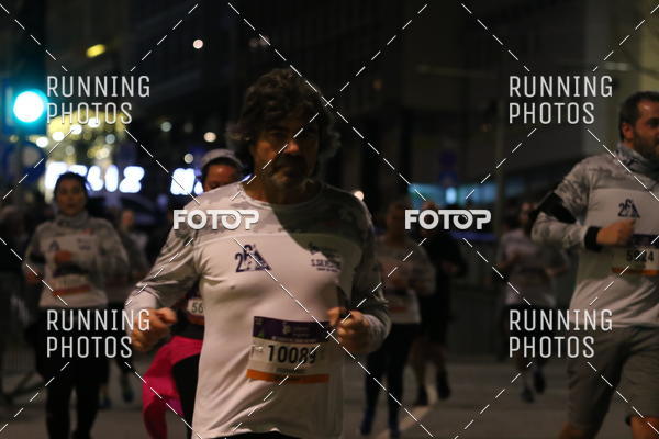 Buy your photos of the eventS�o Silvestre Porto 2019 on Fotop