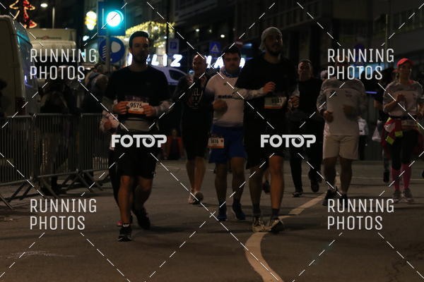 Buy your photos of the eventS�o Silvestre Porto 2019 on Fotop