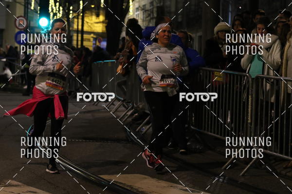 Buy your photos of the eventS�o Silvestre Porto 2019 on Fotop