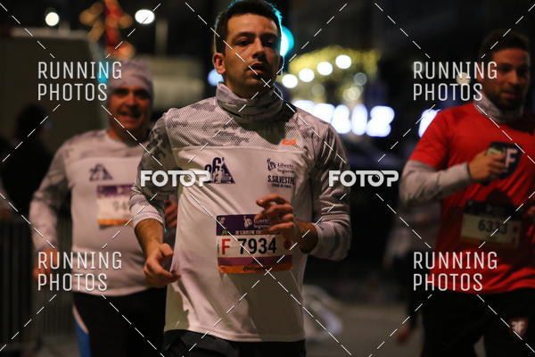 Buy your photos of the eventS�o Silvestre Porto 2019 on Fotop