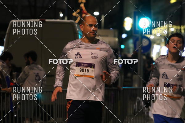 Buy your photos of the eventS�o Silvestre Porto 2019 on Fotop