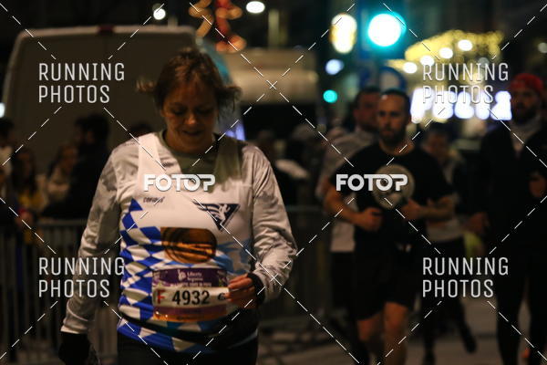 Buy your photos of the eventS�o Silvestre Porto 2019 on Fotop