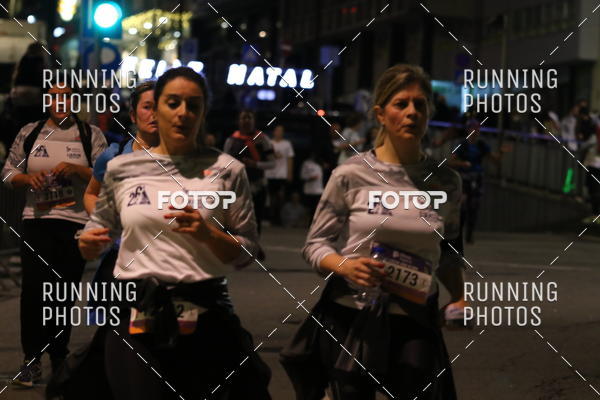 Buy your photos of the eventS�o Silvestre Porto 2019 on Fotop