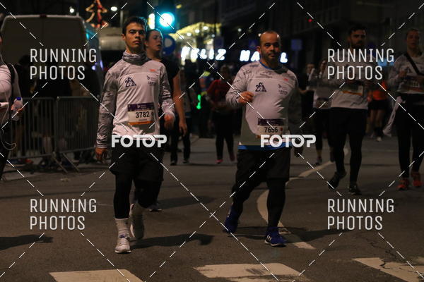 Buy your photos of the eventS�o Silvestre Porto 2019 on Fotop