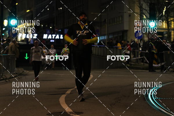 Buy your photos of the eventS�o Silvestre Porto 2019 on Fotop