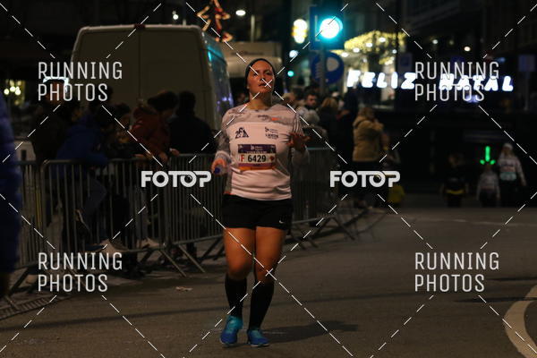 Buy your photos of the eventS�o Silvestre Porto 2019 on Fotop