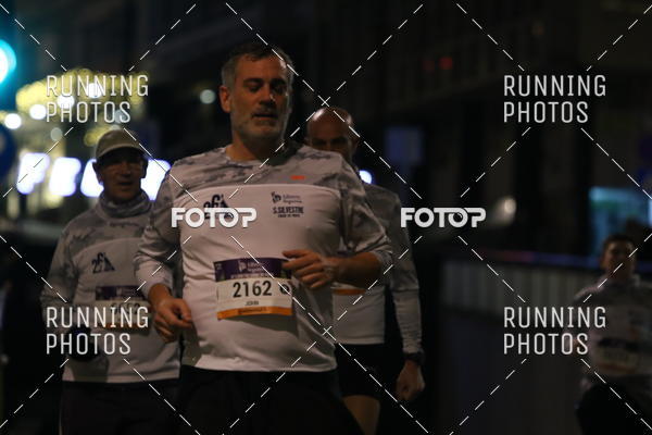Buy your photos of the eventS�o Silvestre Porto 2019 on Fotop