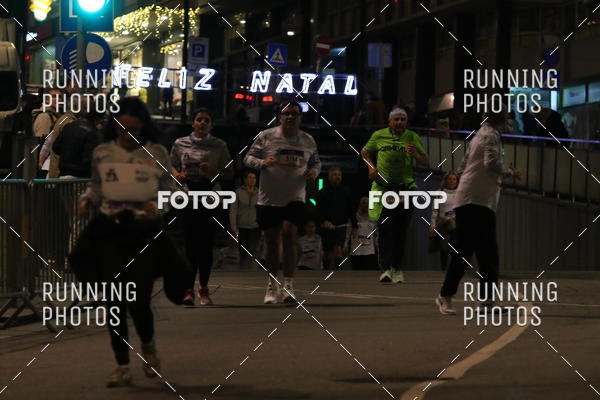 Buy your photos of the eventS�o Silvestre Porto 2019 on Fotop