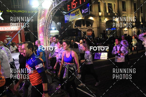 Buy your photos of the eventS�o Silvestre Porto 2019 on Fotop