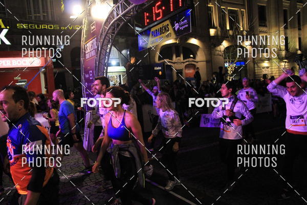 Buy your photos of the eventS�o Silvestre Porto 2019 on Fotop