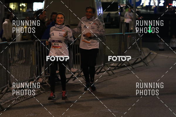 Buy your photos of the eventS�o Silvestre Porto 2019 on Fotop