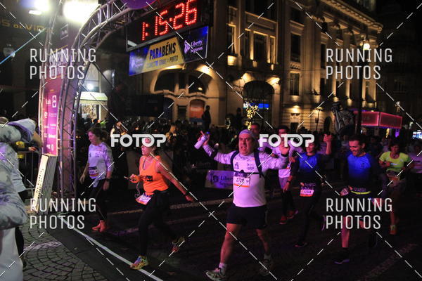 Buy your photos of the eventS�o Silvestre Porto 2019 on Fotop