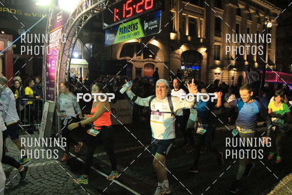 Buy your photos of the eventS�o Silvestre Porto 2019 on Fotop