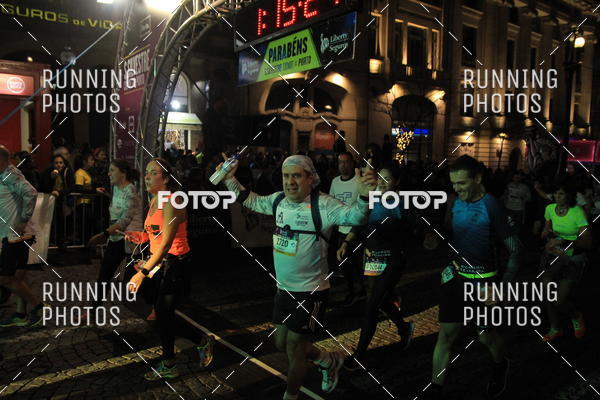 Buy your photos of the eventS�o Silvestre Porto 2019 on Fotop