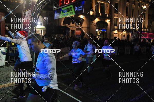 Buy your photos of the eventS�o Silvestre Porto 2019 on Fotop