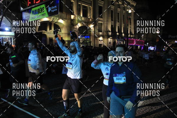 Buy your photos of the eventS�o Silvestre Porto 2019 on Fotop