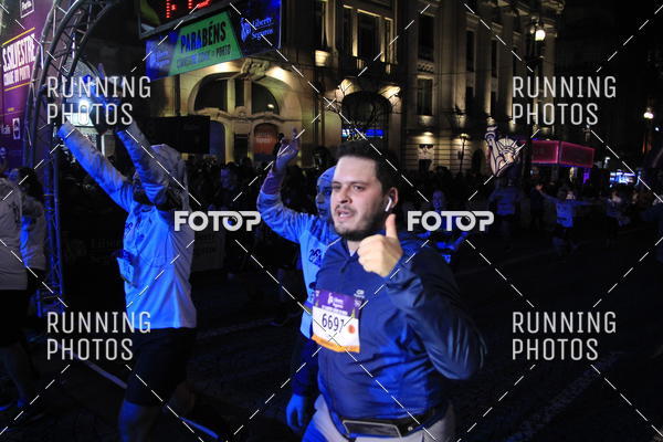 Buy your photos of the eventS�o Silvestre Porto 2019 on Fotop