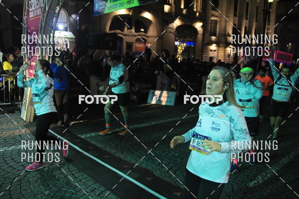 Buy your photos of the eventS�o Silvestre Porto 2019 on Fotop