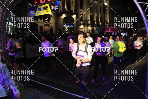 Buy your photos of the eventS�o Silvestre Porto 2019 on Fotop