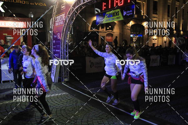 Buy your photos of the eventS�o Silvestre Porto 2019 on Fotop