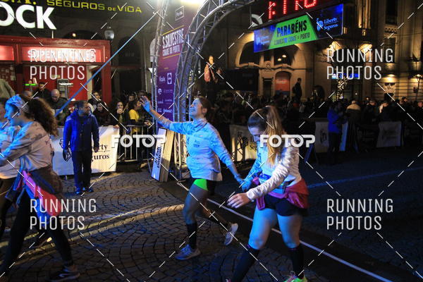 Buy your photos of the eventS�o Silvestre Porto 2019 on Fotop