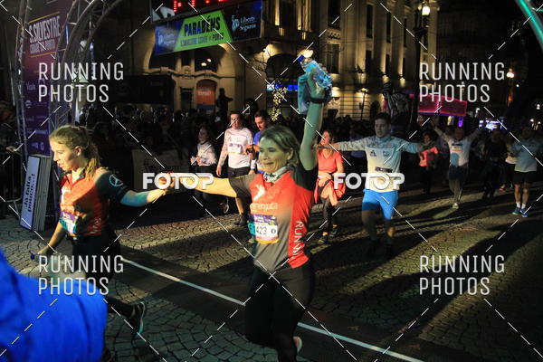 Buy your photos of the eventS�o Silvestre Porto 2019 on Fotop