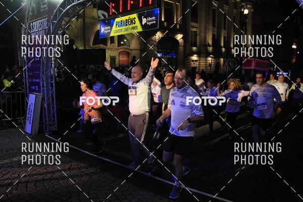 Buy your photos of the eventS�o Silvestre Porto 2019 on Fotop