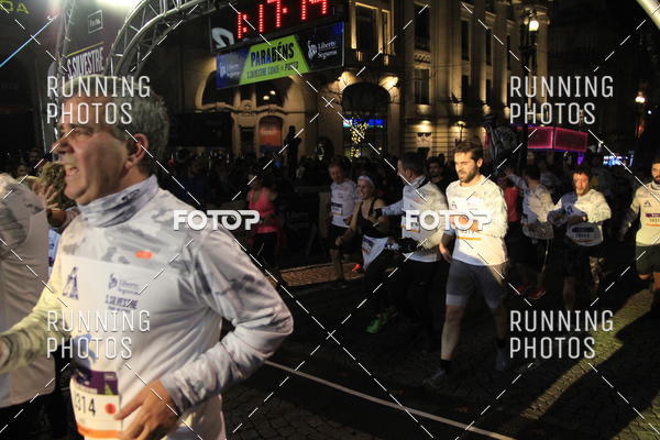 Buy your photos of the eventS�o Silvestre Porto 2019 on Fotop