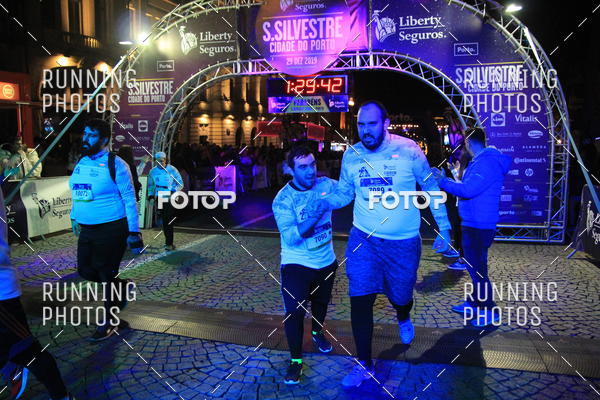 Buy your photos of the eventS�o Silvestre Porto 2019 on Fotop