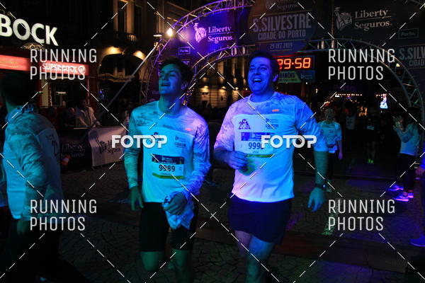 Buy your photos of the eventS�o Silvestre Porto 2019 on Fotop