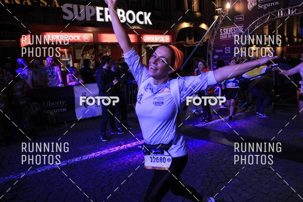 Buy your photos of the eventS�o Silvestre Porto 2019 on Fotop