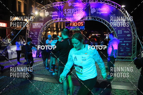 Buy your photos of the eventS�o Silvestre Porto 2019 on Fotop