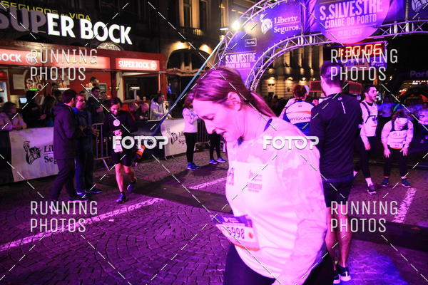 Buy your photos of the eventS�o Silvestre Porto 2019 on Fotop