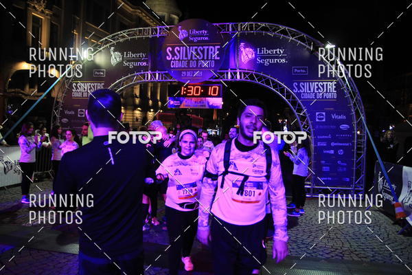 Buy your photos of the eventS�o Silvestre Porto 2019 on Fotop