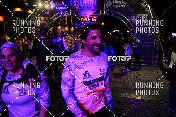 Buy your photos of the eventS�o Silvestre Porto 2019 on Fotop