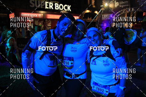 Buy your photos of the eventS�o Silvestre Porto 2019 on Fotop