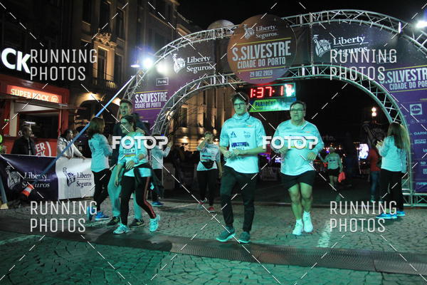 Buy your photos of the eventS�o Silvestre Porto 2019 on Fotop