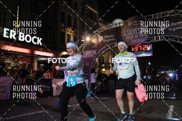 Buy your photos of the eventS�o Silvestre Porto 2019 on Fotop
