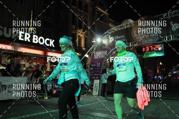 Buy your photos of the eventS�o Silvestre Porto 2019 on Fotop