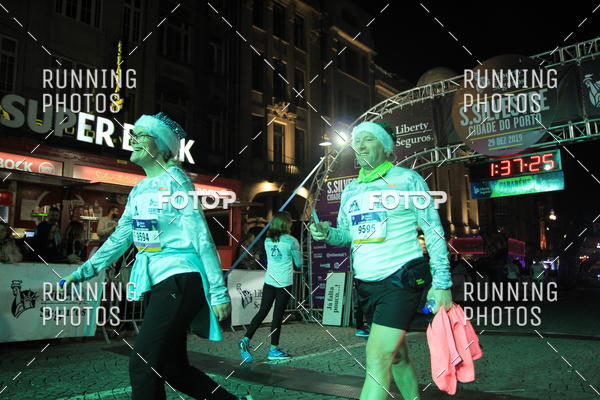 Buy your photos of the eventS�o Silvestre Porto 2019 on Fotop
