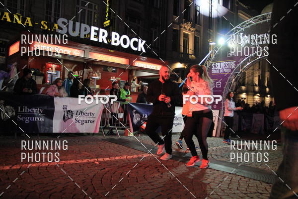 Buy your photos of the eventS�o Silvestre Porto 2019 on Fotop
