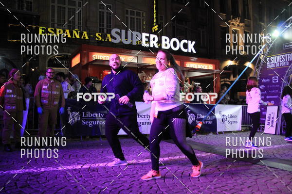 Buy your photos of the eventS�o Silvestre Porto 2019 on Fotop
