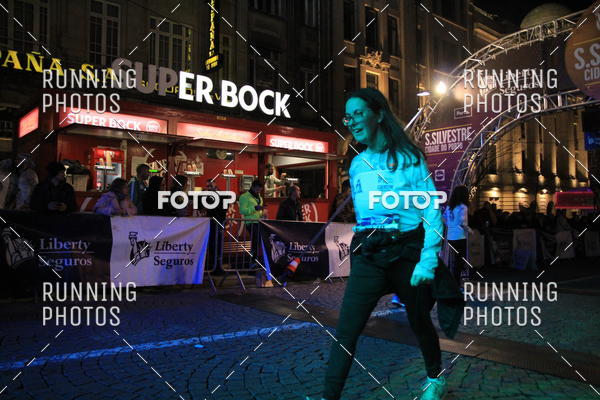 Buy your photos of the eventS�o Silvestre Porto 2019 on Fotop