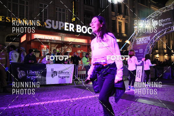Buy your photos of the eventS�o Silvestre Porto 2019 on Fotop