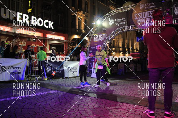 Buy your photos of the eventS�o Silvestre Porto 2019 on Fotop