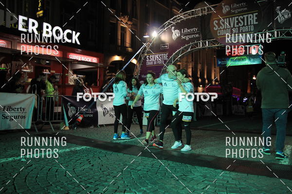 Buy your photos of the eventS�o Silvestre Porto 2019 on Fotop